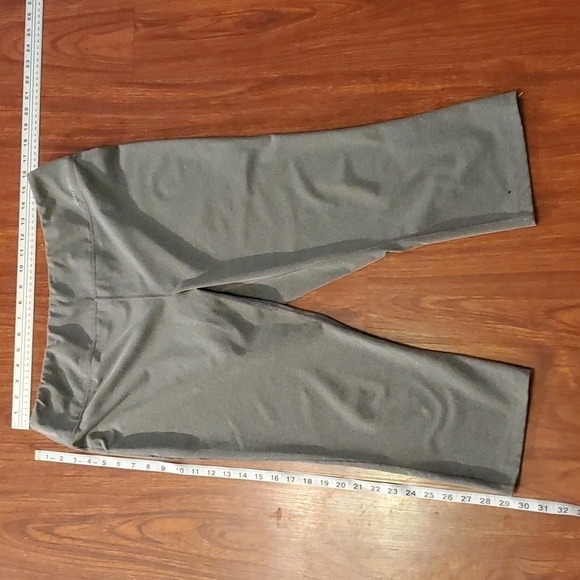 Eddie Bauer Leggings Womens Size XL Gray Cropped Paints - Picture 6 of 10